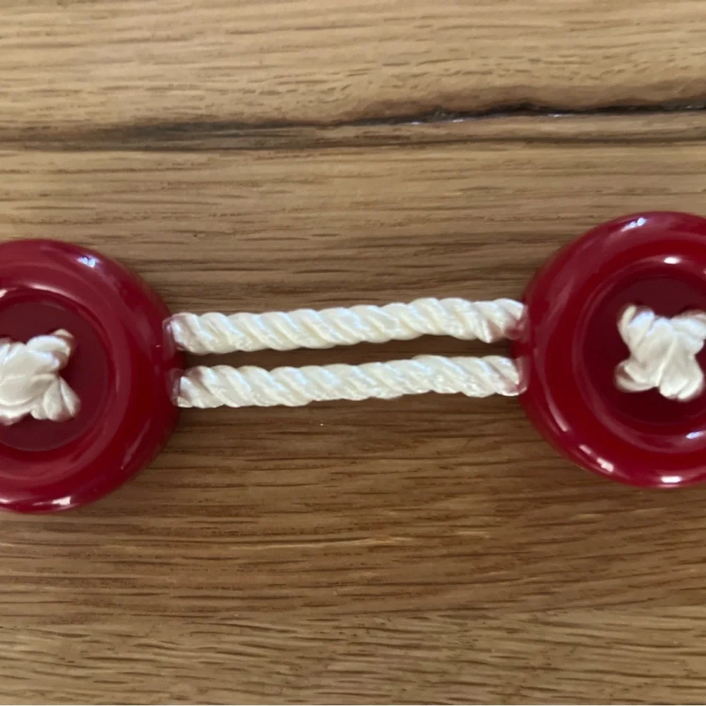 Red button Christmas garland 32 feet four strands of 8 feet white rope cord